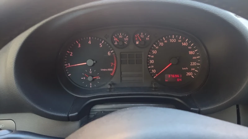 Audi A3 1.8 20v, снимка 14 - Автомобили и джипове - 48094768