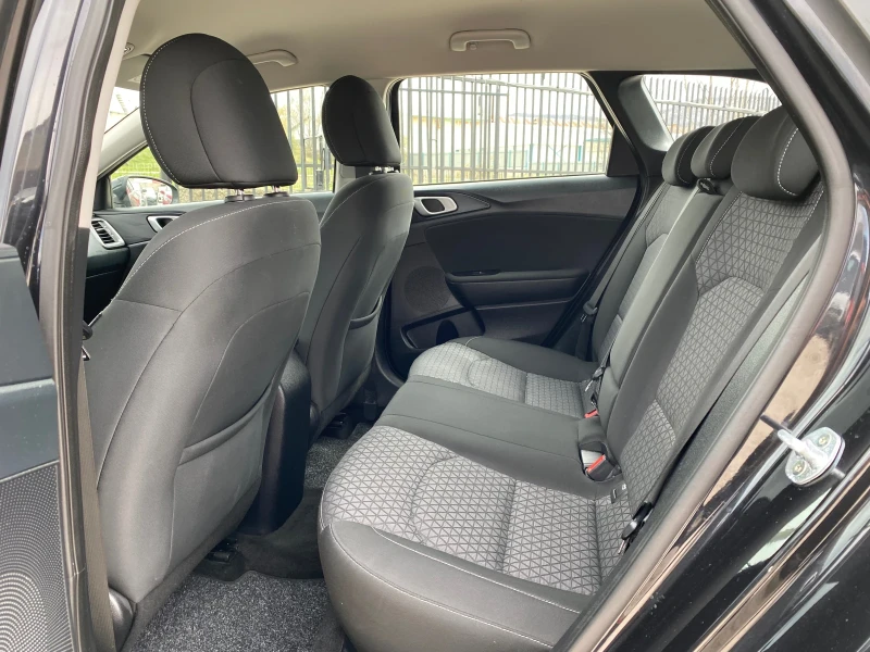 Kia Ceed 1.6 CDRI NAVI/KAMERA/FUL LED/139729km!, снимка 11 - Автомобили и джипове - 52743377