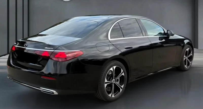 Mercedes-Benz E 400 e 4M Avantg. Panorama DigitalL. Dist, снимка 2 - Автомобили и джипове - 52096728