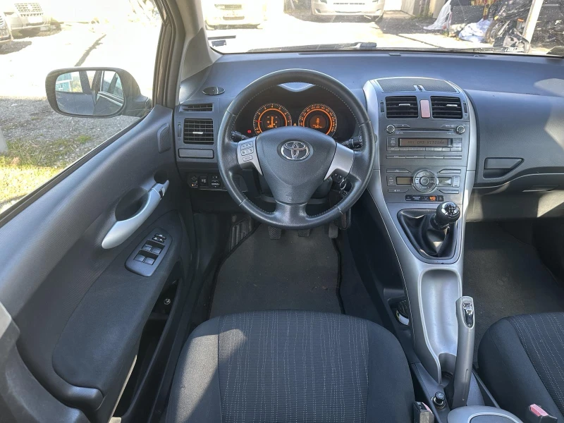 Toyota Auris 1.6VVT-I Газ.Инж., снимка 11 - Автомобили и джипове - 52413405