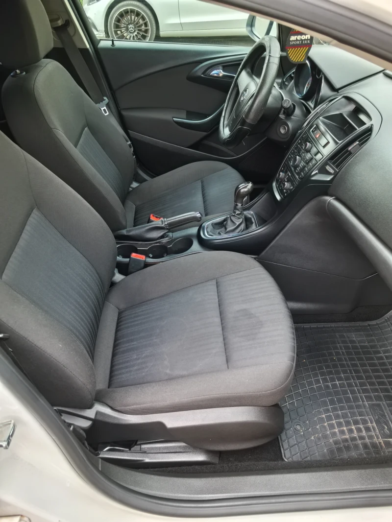 Opel Astra 1.7cdti faselift, снимка 10 - Автомобили и джипове - 52566579