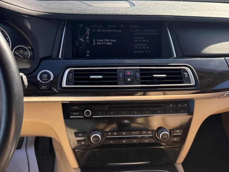 BMW 750 * 4dr Sdn RWD * CARFAX * ЦЕНА ДО БГ, снимка 9 - Автомобили и джипове - 52776117