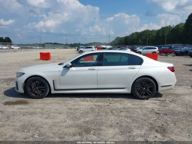 BMW 750 M* SPORT* XDRIVE* ДИГИТАЛНО* ТАБЛО* МАСАЖ* 360КАМЕ - изображение 6