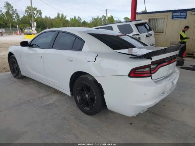 Dodge Challenger SXT, снимка 3 - Автомобили и джипове - 53598016