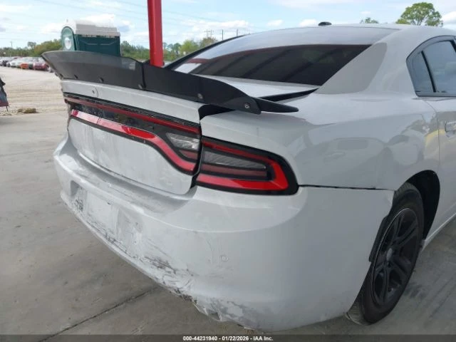 Dodge Challenger SXT, снимка 6 - Автомобили и джипове - 53598016