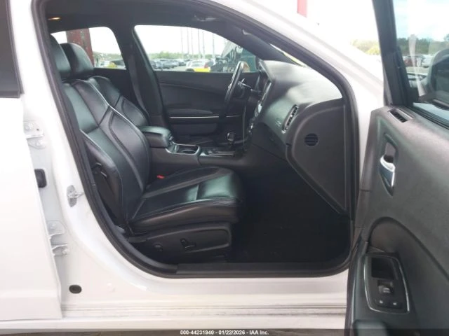 Dodge Challenger SXT, снимка 5 - Автомобили и джипове - 53598016