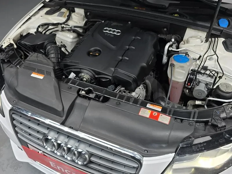 Audi A4 2.0 TDI, снимка 6 - Автомобили и джипове - 54550844