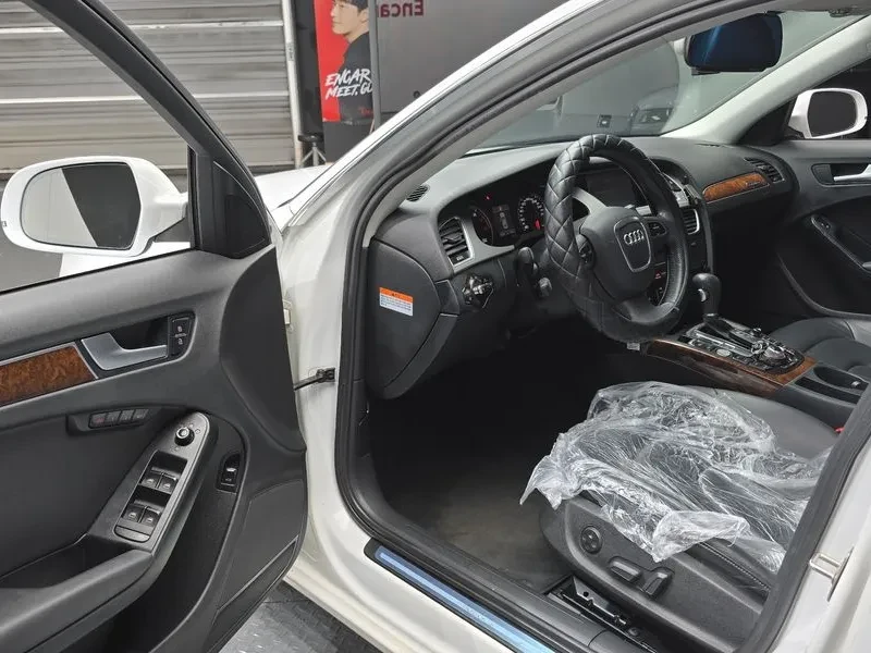 Audi A4 2.0 TDI, снимка 11 - Автомобили и джипове - 54550844