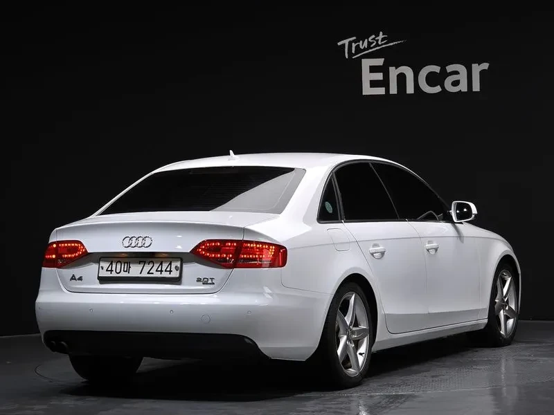 Audi A4 2.0 TDI, снимка 2 - Автомобили и джипове - 54550844