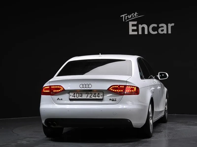 Audi A4 2.0 TDI, снимка 4 - Автомобили и джипове - 54550844