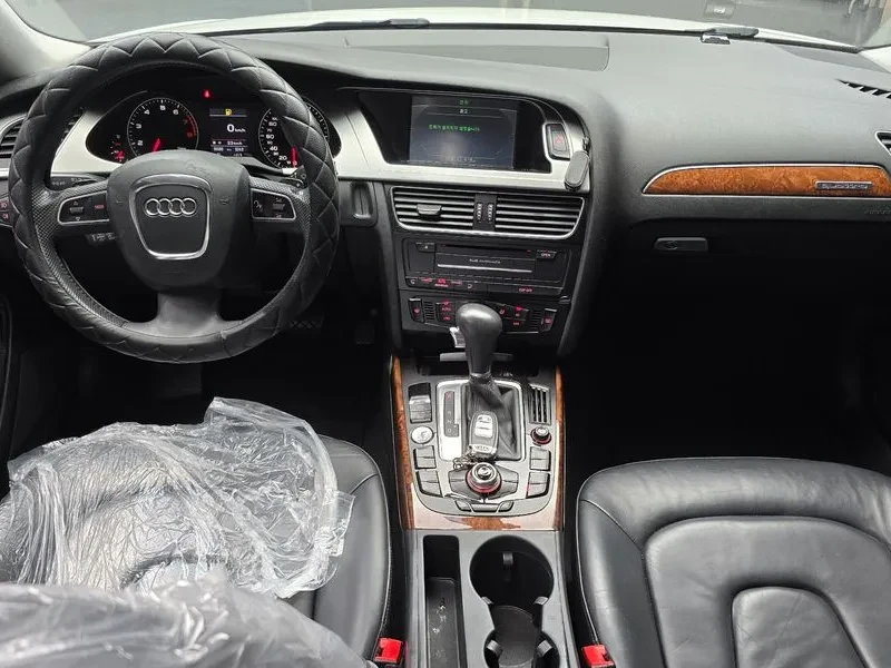 Audi A4 2.0 TDI, снимка 7 - Автомобили и джипове - 54550844