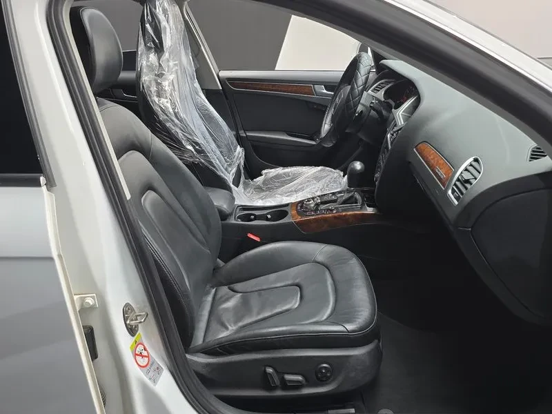 Audi A4 2.0 TDI, снимка 10 - Автомобили и джипове - 54550844