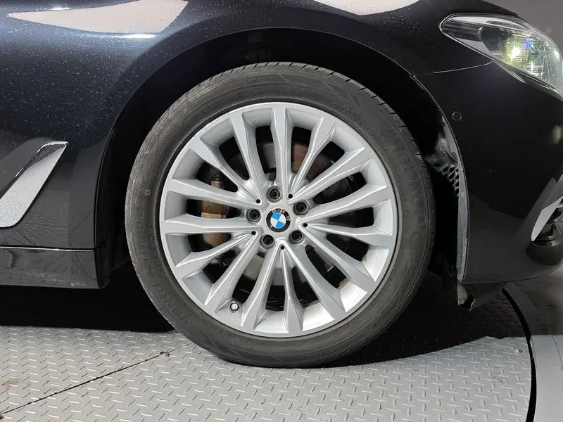 BMW 530 I xDrive Luxury Plus, снимка 9 - Автомобили и джипове - 55831418