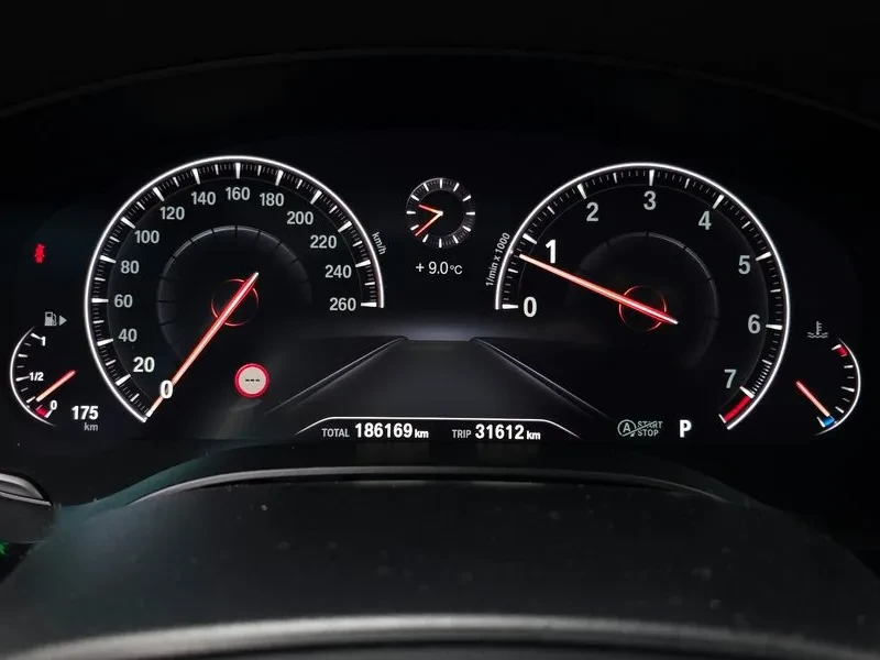BMW 530 I xDrive Luxury Plus, снимка 16 - Автомобили и джипове - 55831418