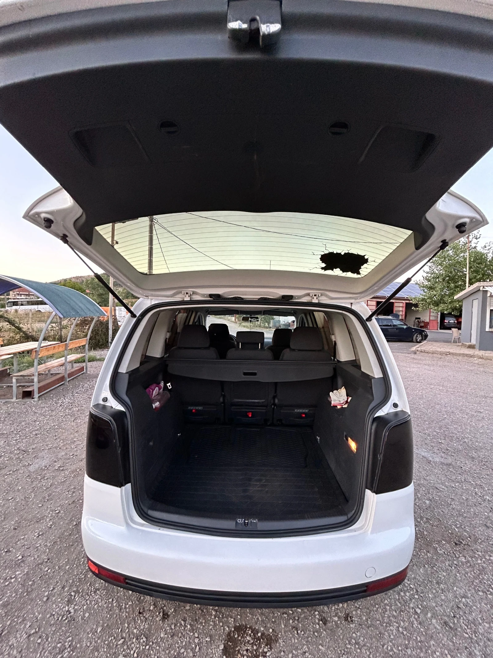 VW Touran 2.0 TDI 140HP BMM - изображение 10