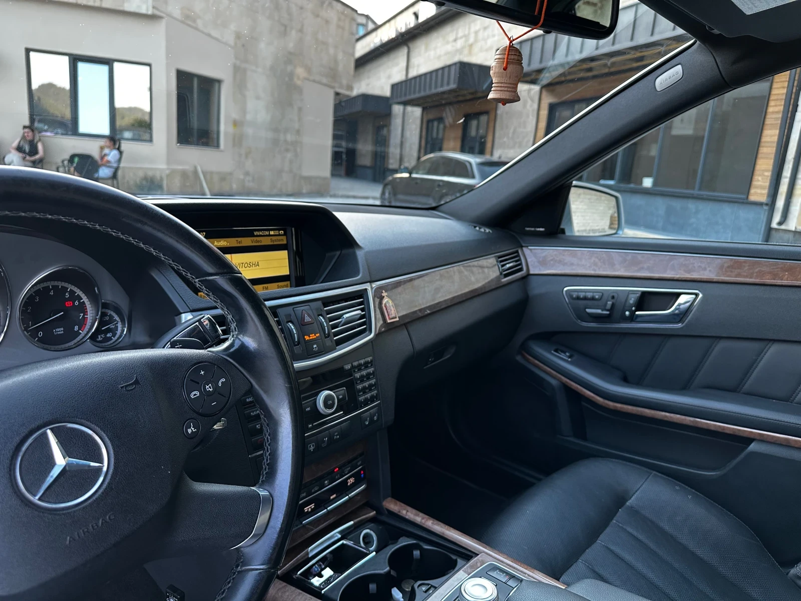 Mercedes-Benz E 500 E550 4matic 388 - изображение 6