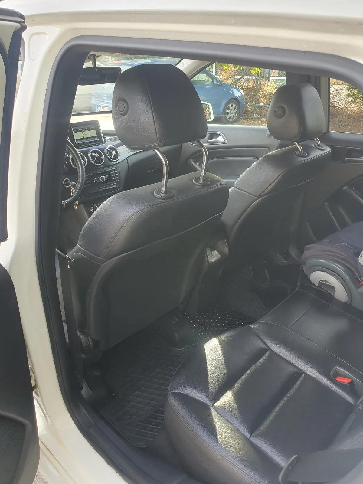 Mercedes-Benz B 180 GPS, Камера, пера на волана за скорости F1, кожа  | Mobile.bg — изображение 14