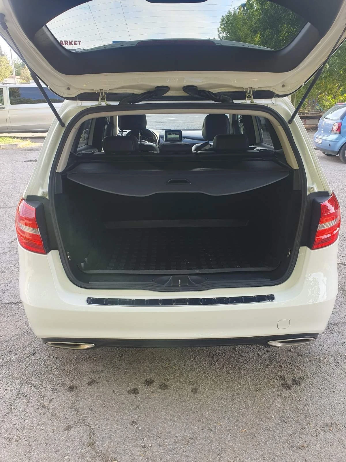 Mercedes-Benz B 180 GPS, Камера, пера на волана за скорости F1, кожа  - изображение 7