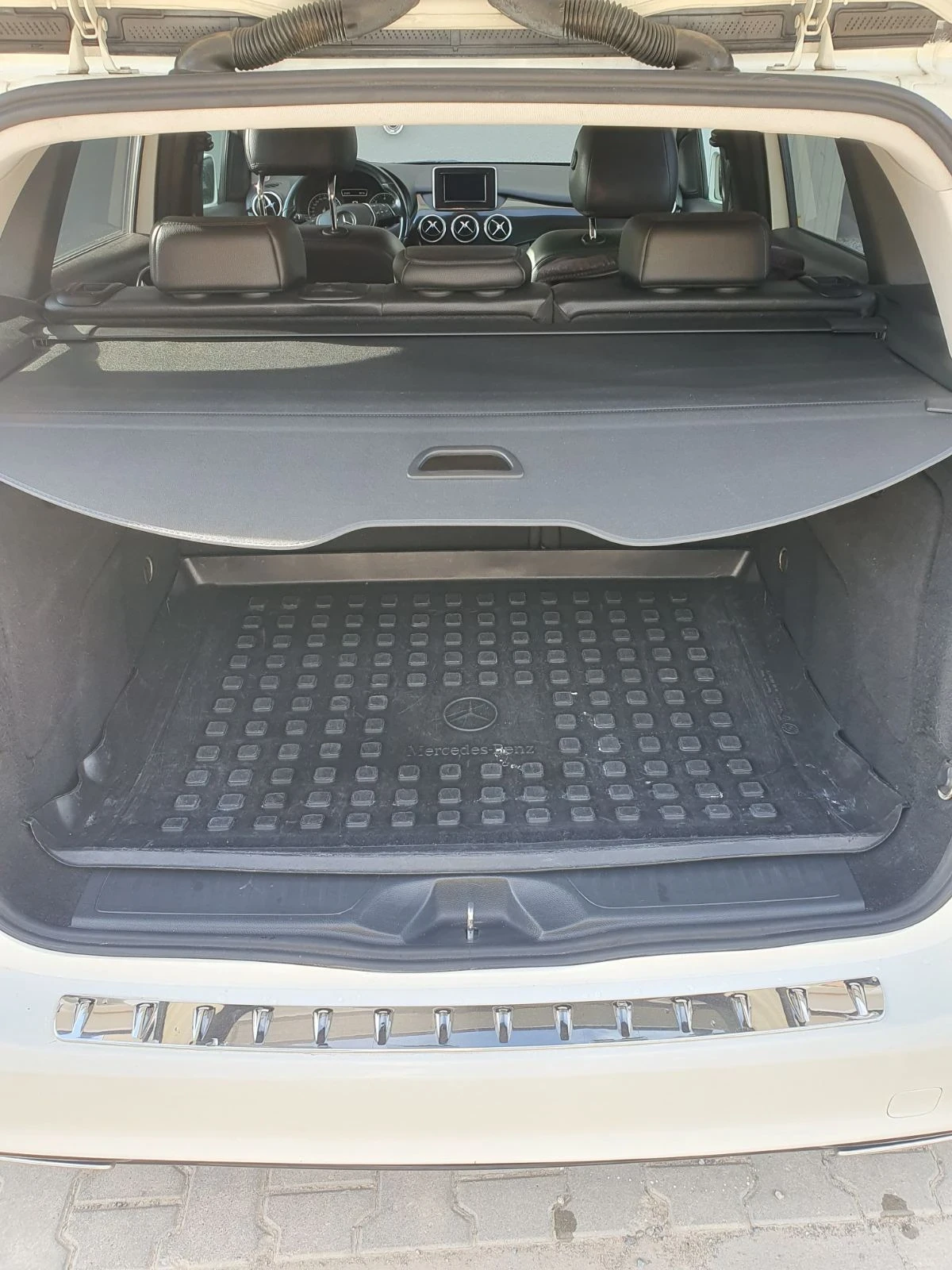 Mercedes-Benz B 180 GPS, Камера, пера на волана за скорости F1, кожа  - изображение 8