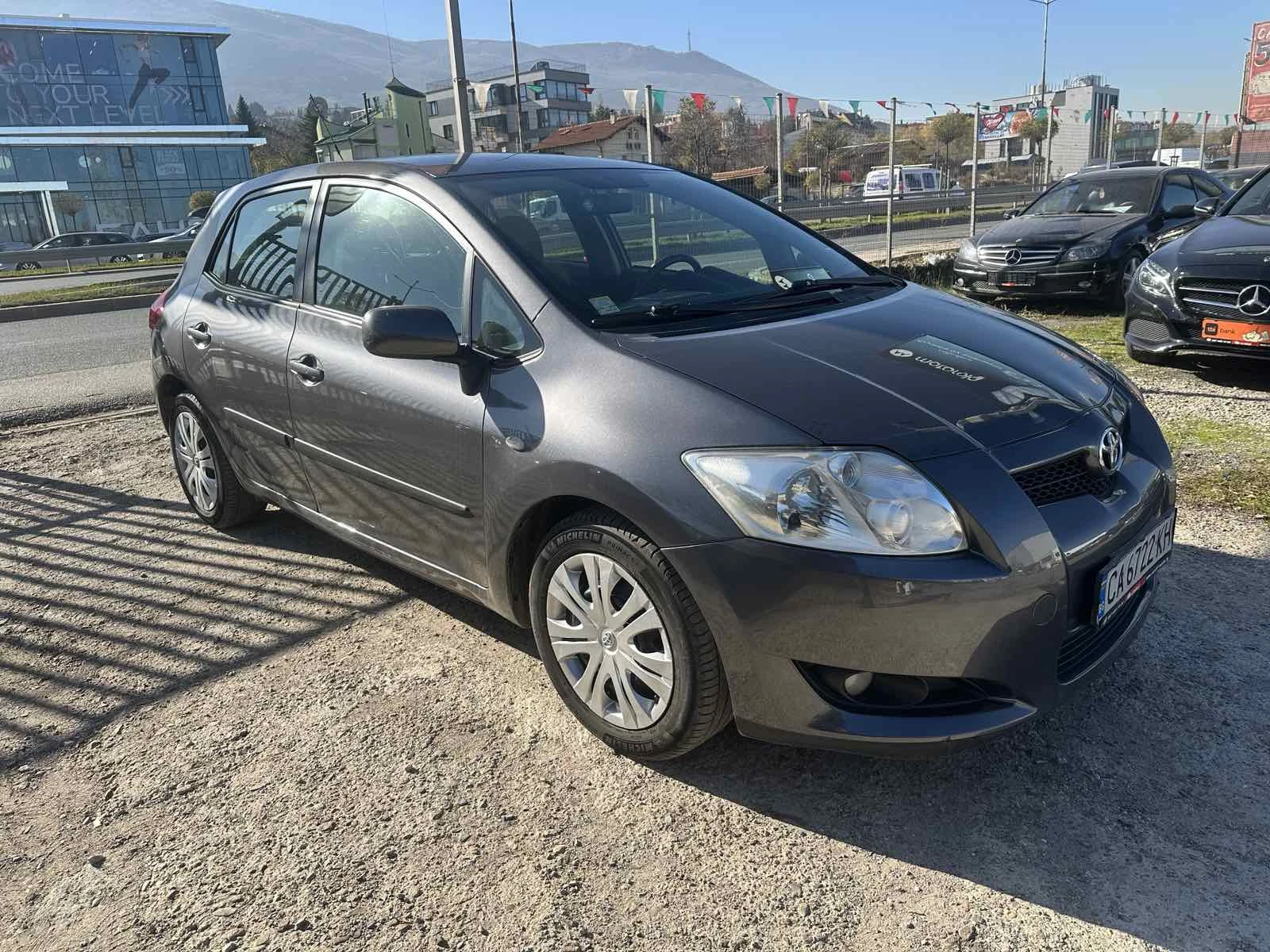 Toyota Auris 1.6VVT-I Газ.Инж. - изображение 2