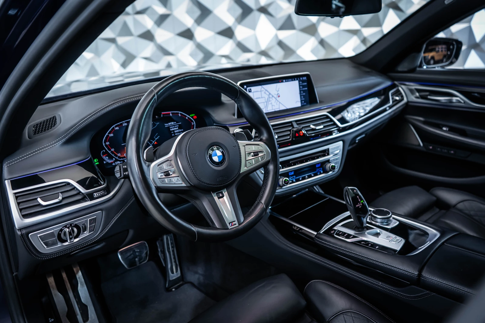 BMW 750 i xDrive * Msport* H/K* 360* Individual - изображение 8