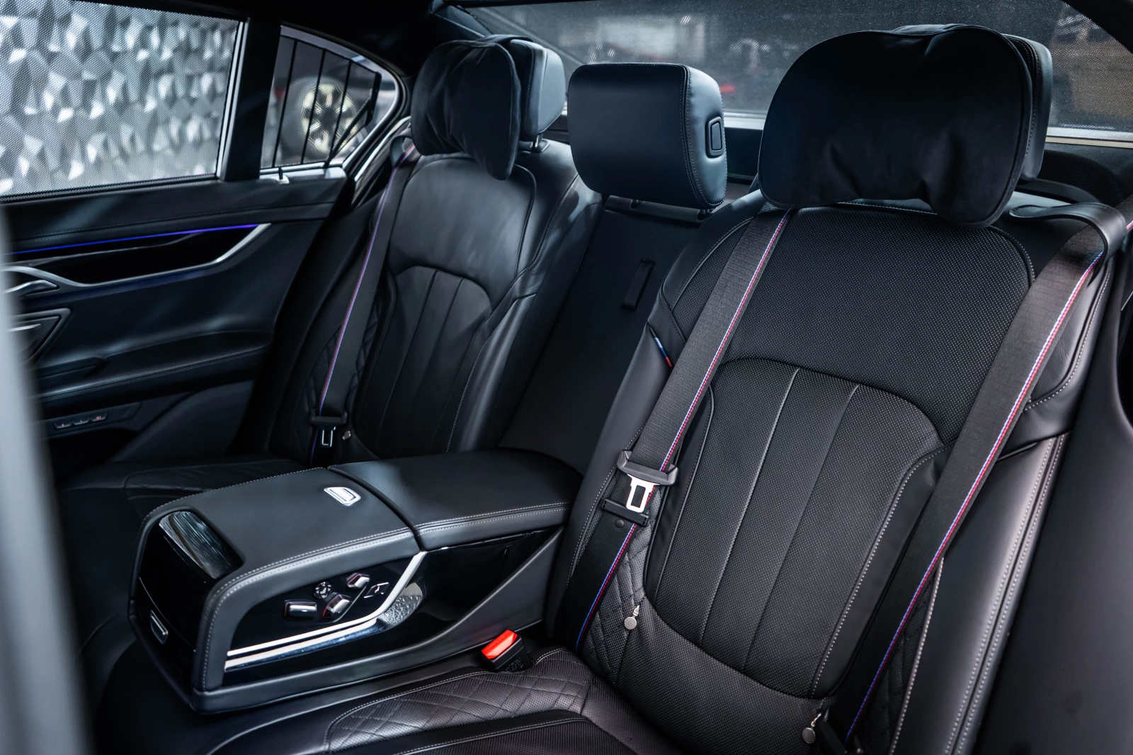 BMW 750 i xDrive * Msport* H/K* 360* Individual | Mobile.bg   16