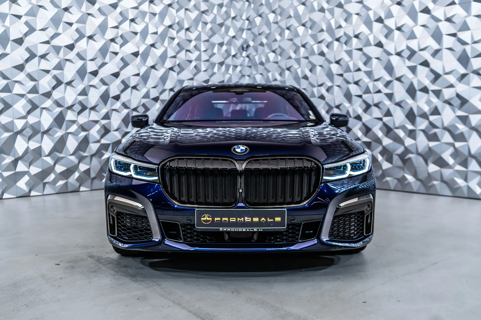 BMW 750 i xDrive * Msport* H/K* 360* Individual - изображение 2