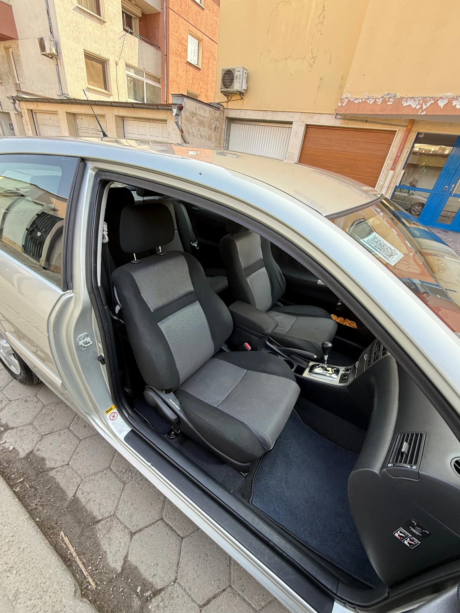 Toyota Corolla 1.4D4D АВТОМАТИК!, снимка 8 - Автомобили и джипове - 53758001