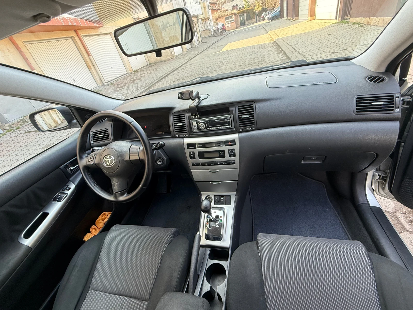 Toyota Corolla 1.4D4D АВТОМАТИК!, снимка 12 - Автомобили и джипове - 53758001