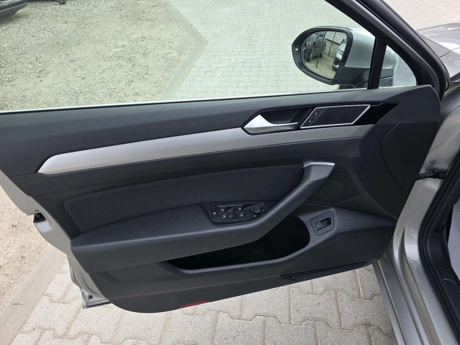 VW Passat 2.0TDi Лизинг, снимка 13 - Автомобили и джипове - 53943288