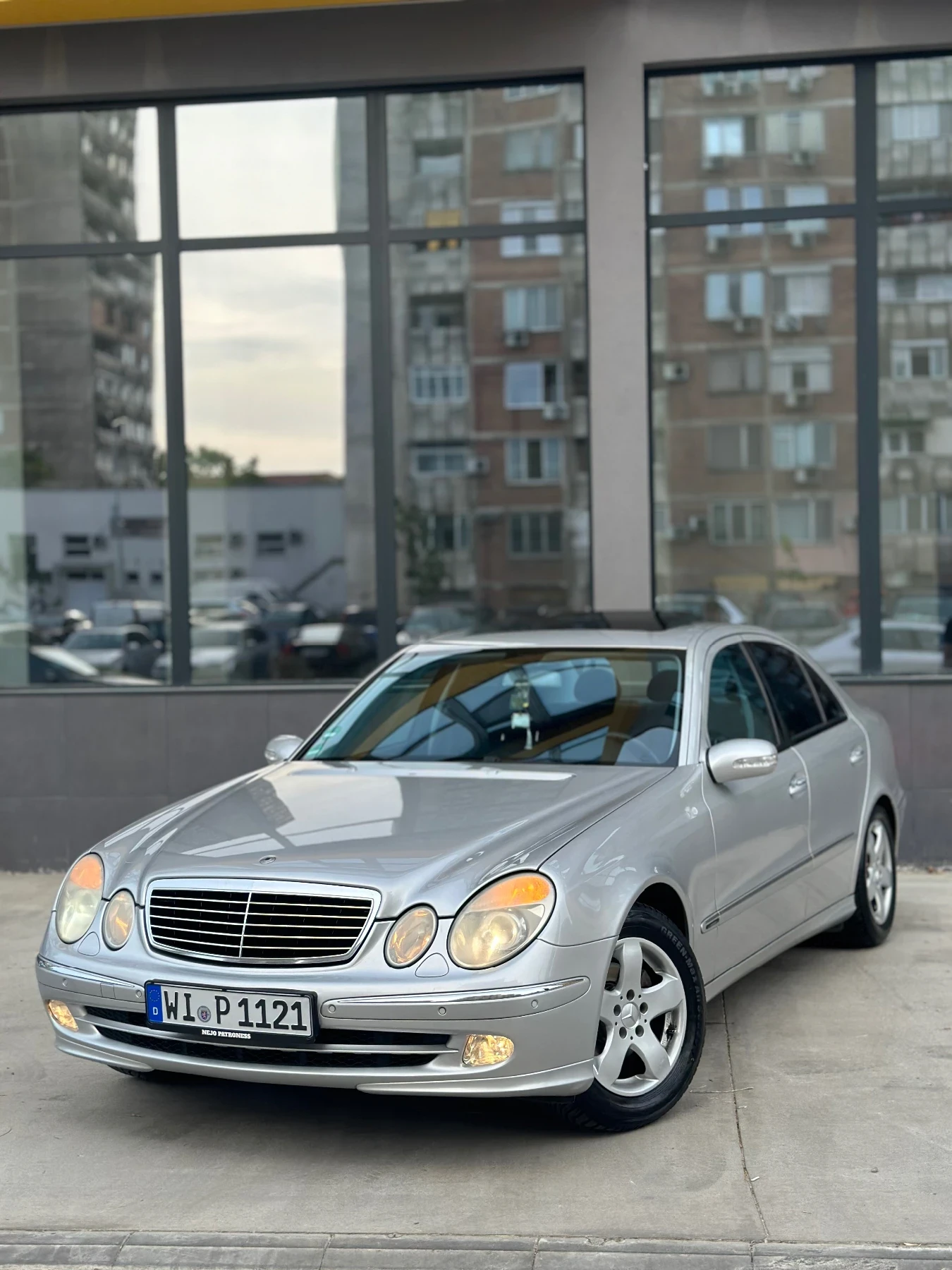 Mercedes-Benz E 320, снимка 2 - Автомобили и джипове - 54740392