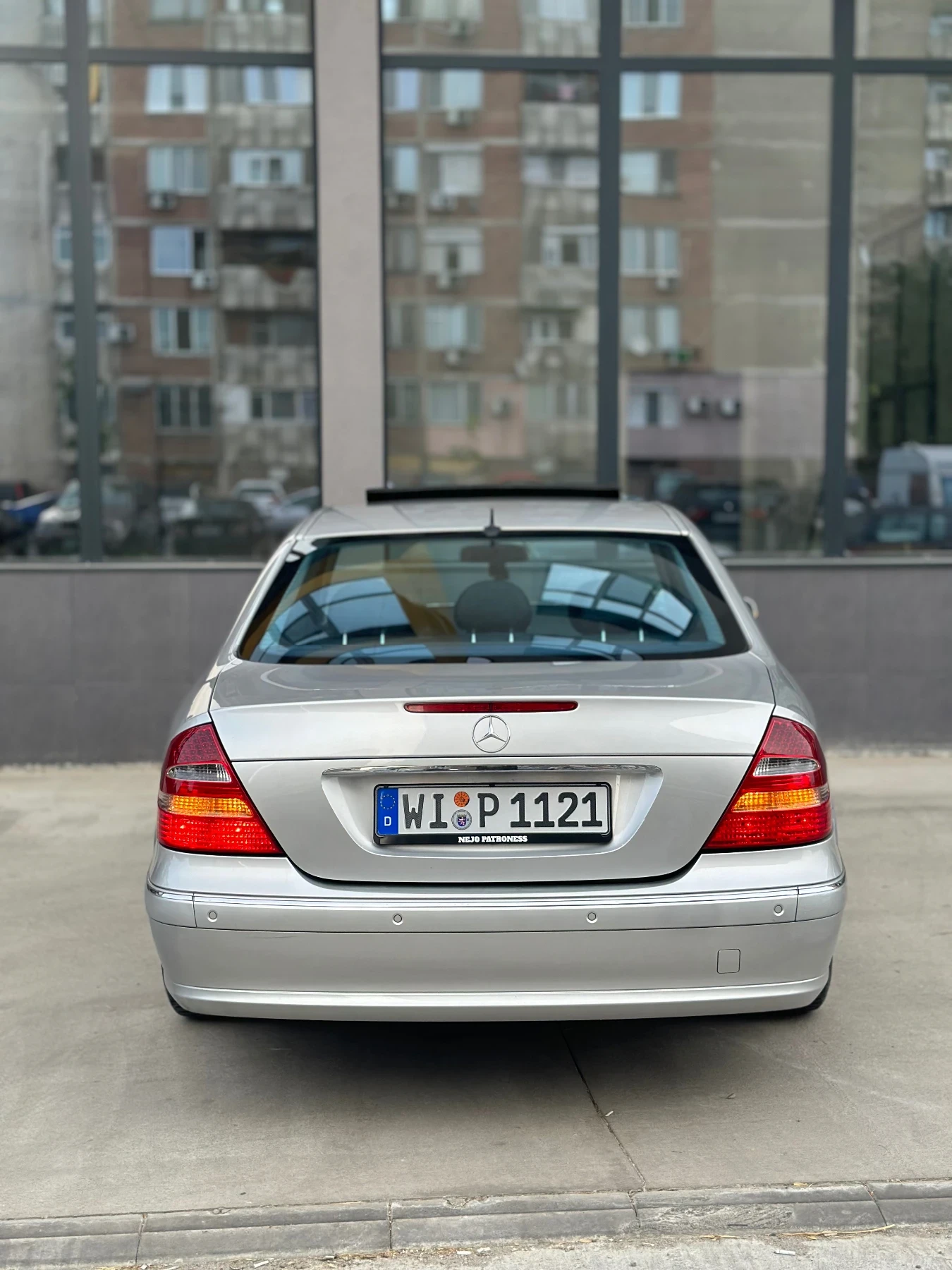 Mercedes-Benz E 320, снимка 3 - Автомобили и джипове - 54740392