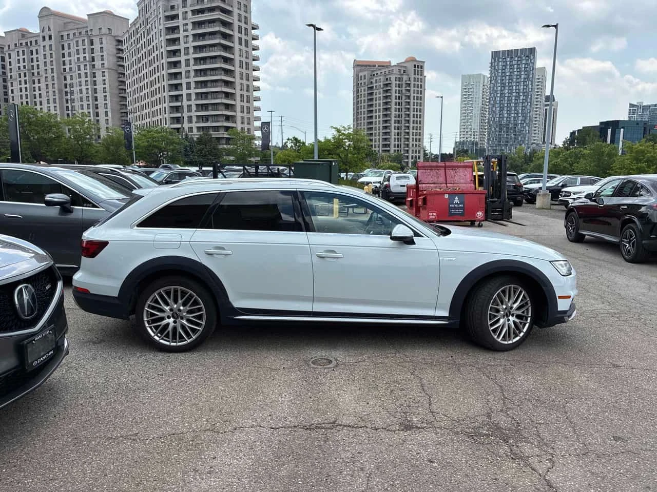 Audi A4 Allroad Technik | CARFAX | БЕЗ ПЪРВОНАЧАЛНА ВНОСКА, снимка 5 - Автомобили и джипове - 55106175