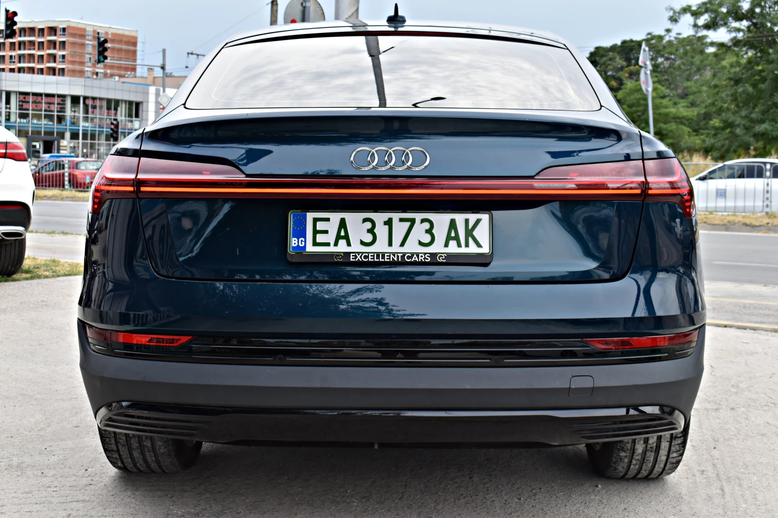 Audi E-Tron SPORTBACK* 50* QUATTRO* VIRTUAL* LINE-ASSIST, снимка 6 - Автомобили и джипове - 55145871