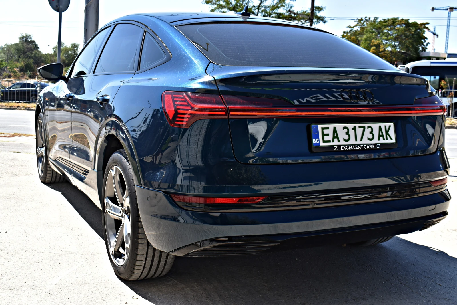 Audi E-Tron SPORTBACK* 50* QUATTRO* VIRTUAL* LINE-ASSIST, снимка 5 - Автомобили и джипове - 55145871