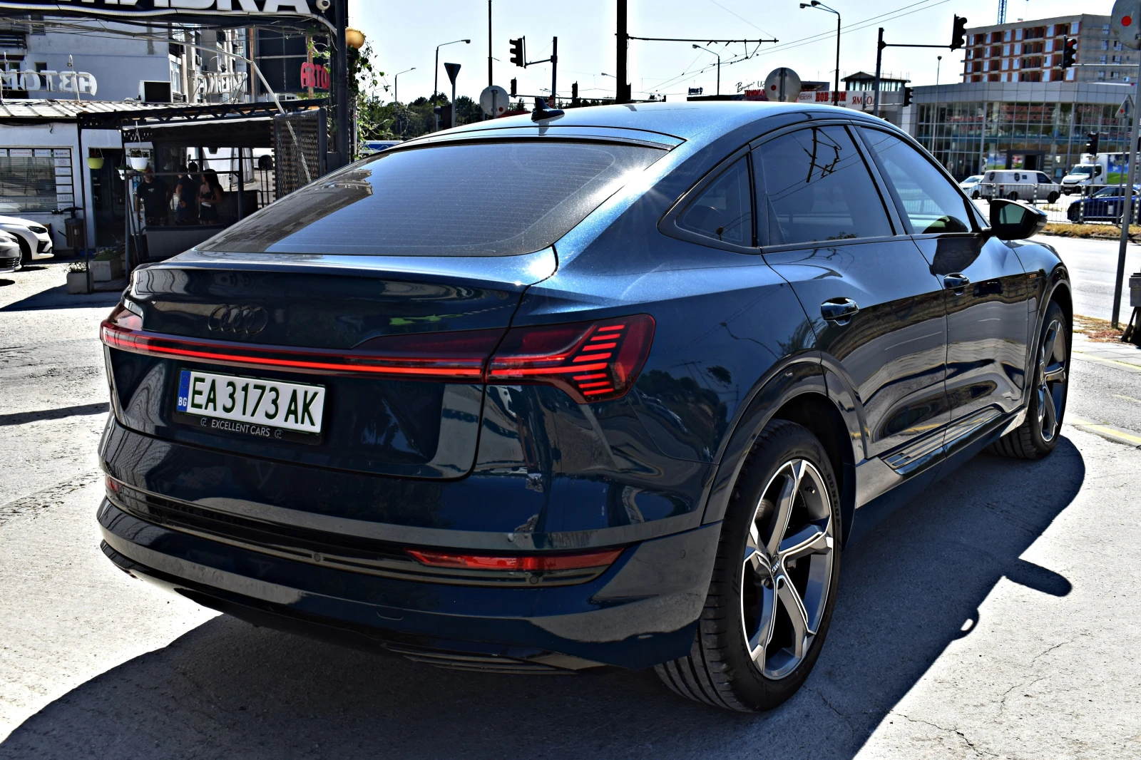 Audi E-Tron SPORTBACK* 50* QUATTRO* VIRTUAL* LINE-ASSIST, снимка 6 - Автомобили и джипове - 55145871
