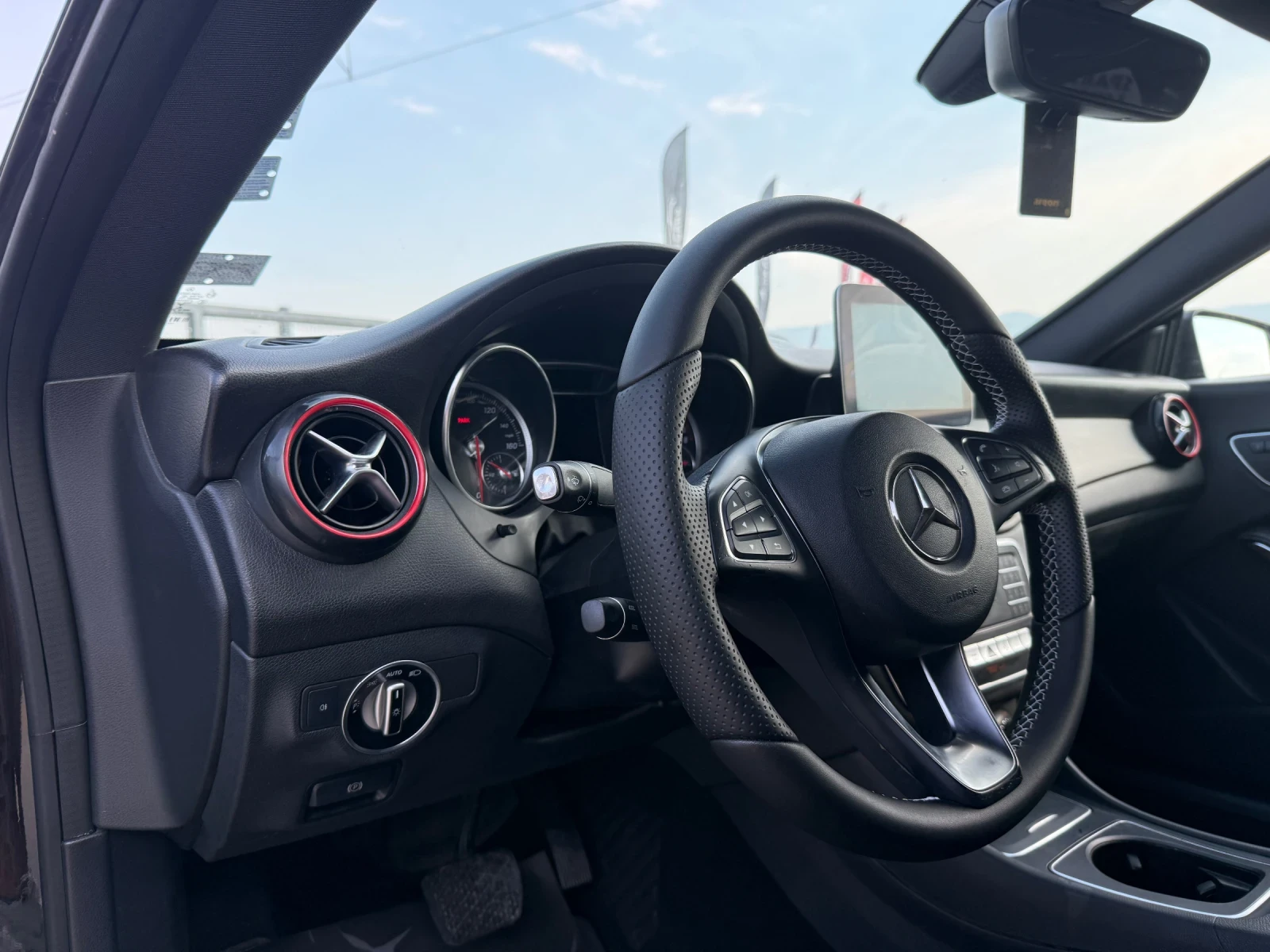 Mercedes-Benz CLA 250 * 2018г* AMG* 122.000КМ* СЕРВИЗНА ИСТОРИЯ* , снимка 8 - Автомобили и джипове - 55778343