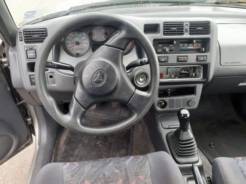 Toyota Rav4 2.0 бензин, снимка 3 - Автомобили и джипове - 42834244