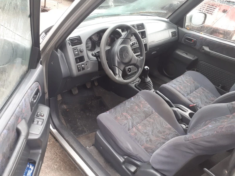 Toyota Rav4 2.0 бензин, снимка 2 - Автомобили и джипове - 42834244