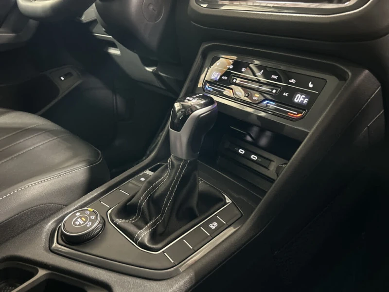 VW Tiguan TIGUAN SE 4MOTION, снимка 15 - Автомобили и джипове - 53506143