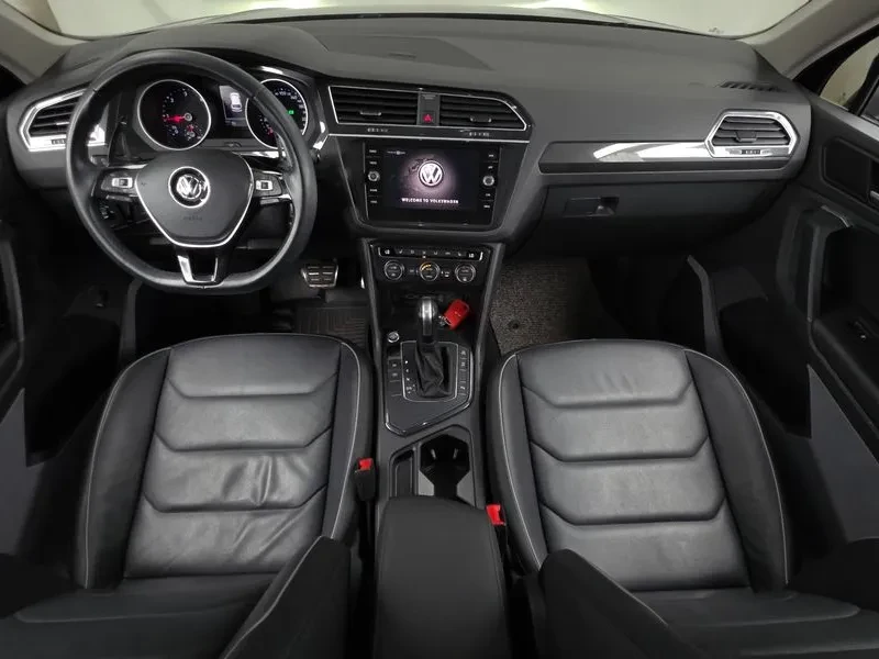 VW Tiguan 2.0TDI PREMIUM, снимка 7 - Автомобили и джипове - 56162077