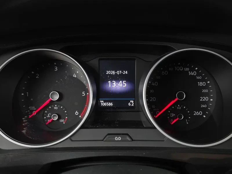 VW Tiguan 2.0TDI PREMIUM, снимка 8 - Автомобили и джипове - 56162077