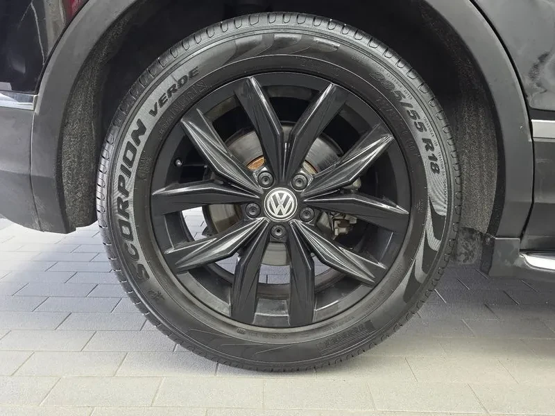 VW Tiguan 2.0TDI PREMIUM, снимка 5 - Автомобили и джипове - 56162077