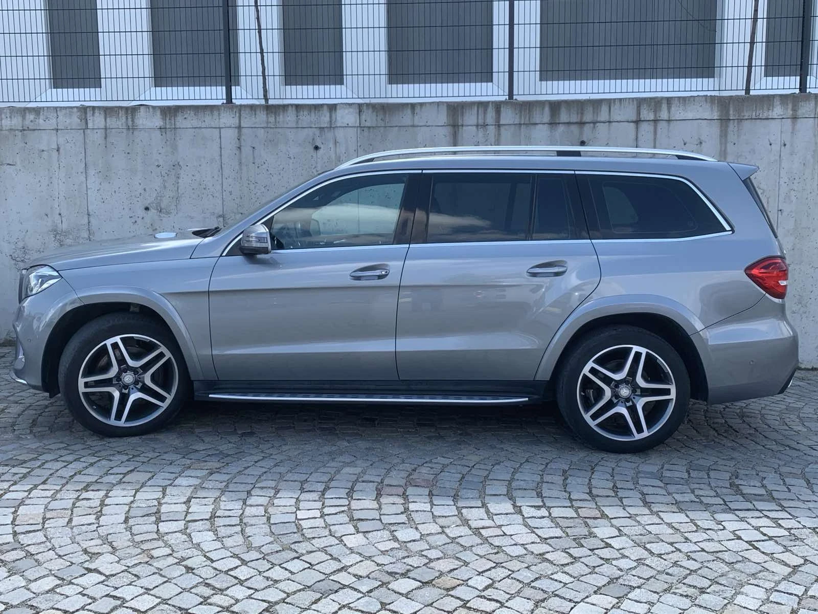 Mercedes-Benz GLS 350 4 MATIC/PANORAMA/NAVI/6+ 1 - изображение 3