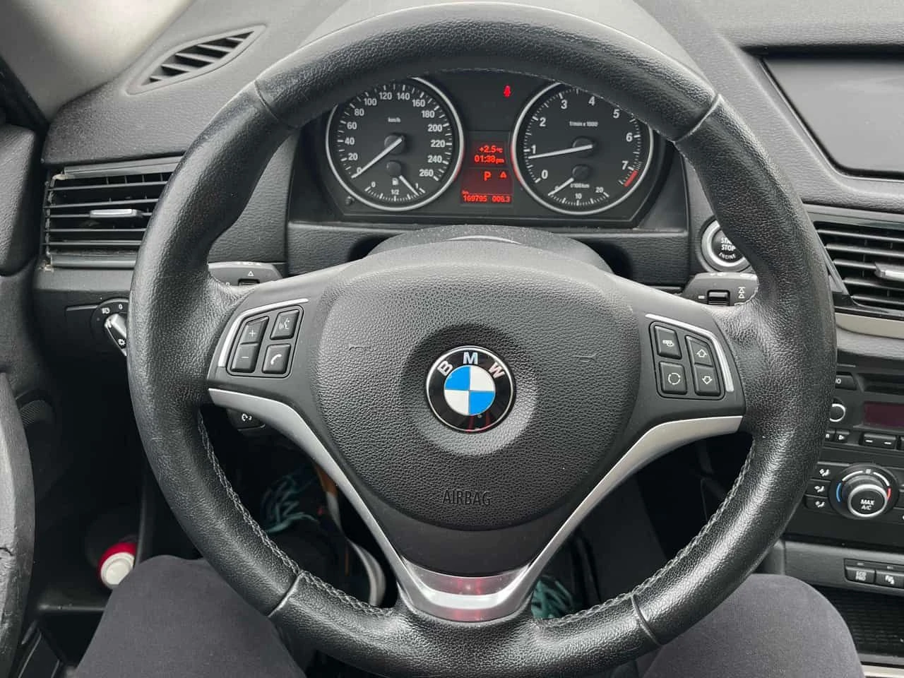 BMW X1 xDrive28i/CARFAX/ПАНОРАМА/ПОДГРЕВИ, снимка 13 - Автомобили и джипове - 53740447