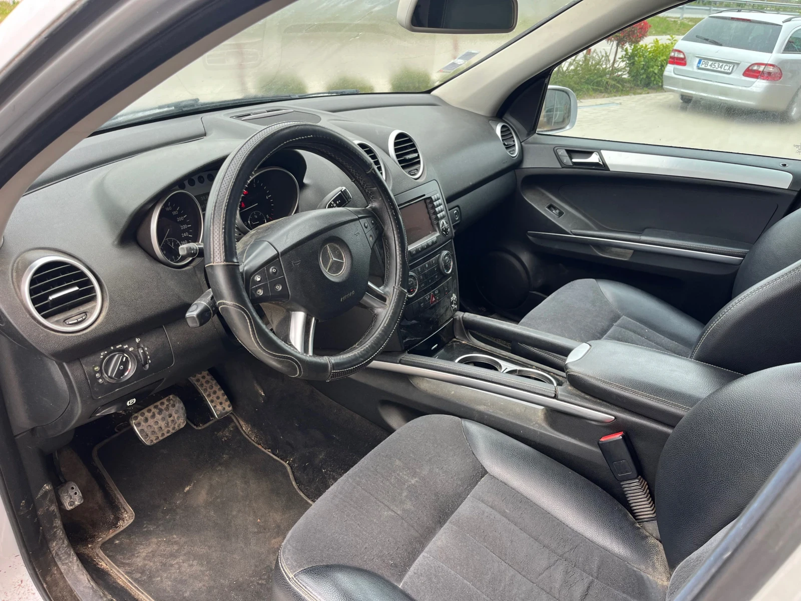 Mercedes-Benz ML 320, снимка 7 - Автомобили и джипове - 54221105