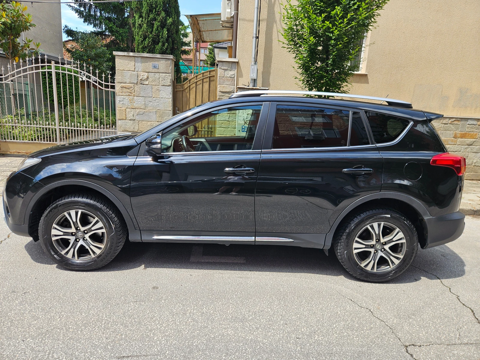 Toyota Rav4 Edition S 2.2 D-4D 150hp 4x4 , снимка 4 - Автомобили и джипове - 54662005
