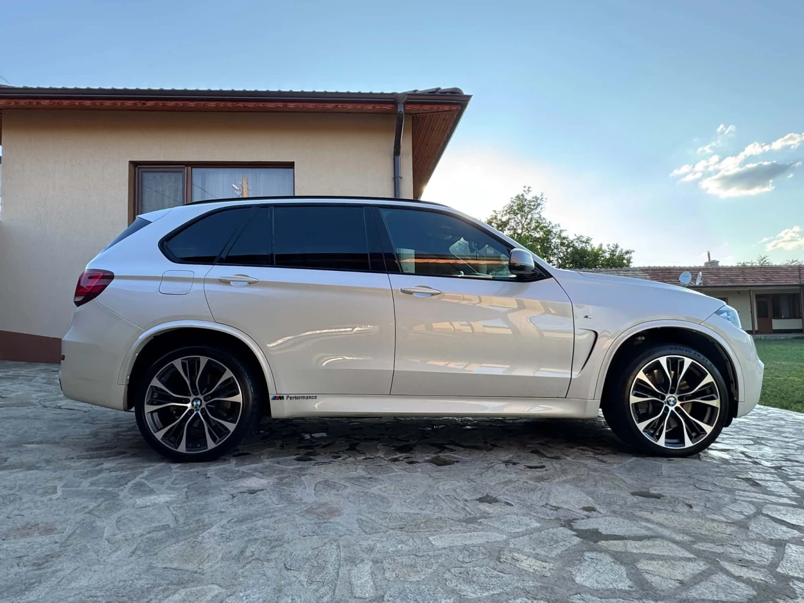 BMW X5 M50D, снимка 2 - Автомобили и джипове - 55736855