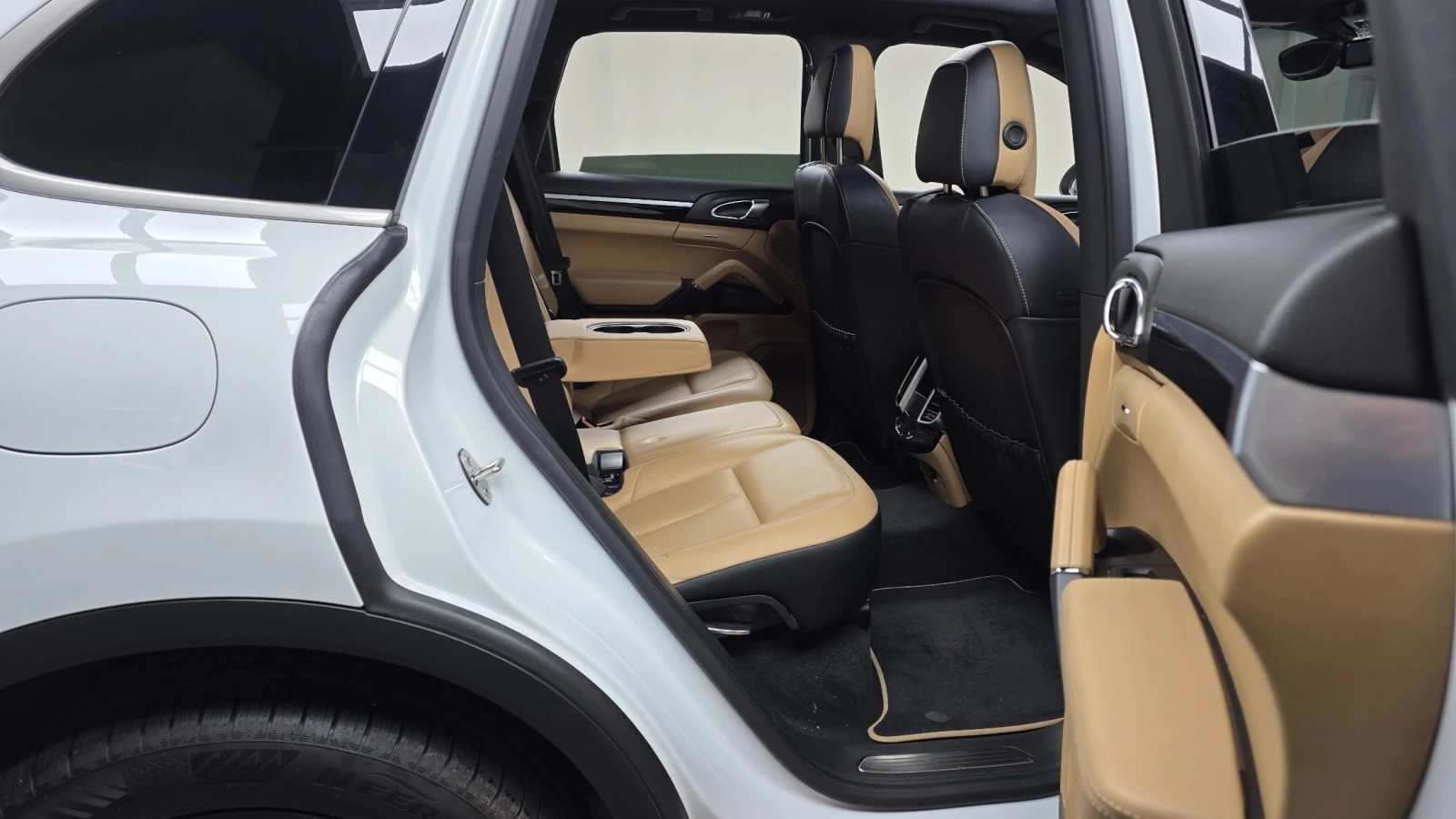 Porsche Cayenne 3.0 Diesel Platinum Edition, снимка 10 - Автомобили и джипове - 55768124