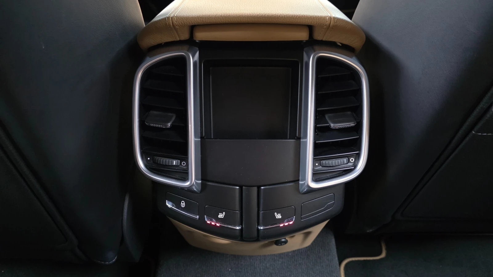 Porsche Cayenne 3.0 Diesel Platinum Edition, снимка 16 - Автомобили и джипове - 55768124